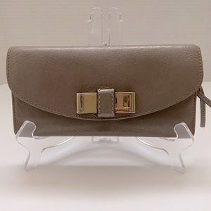 💯💜😱Authentic Chloe Wallet w/Wallet Insert and 47”Unbranded Chain😱💜💯(WOC)